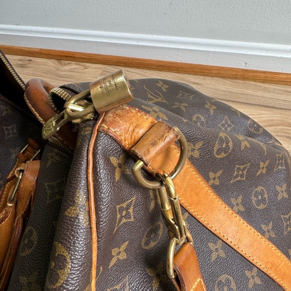 LOUIS VUITTON
Monogram Keepall 60 - Picture 3 of 10